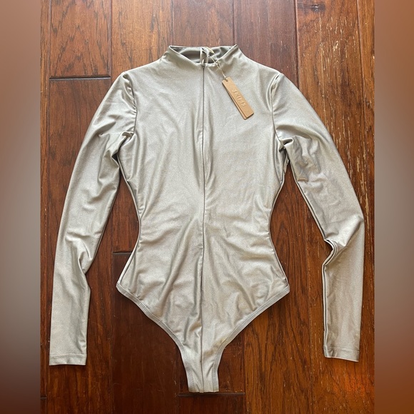 SKIMS Other - SKIMS Disco Silver Shimmer Thong Bodysuit Size S